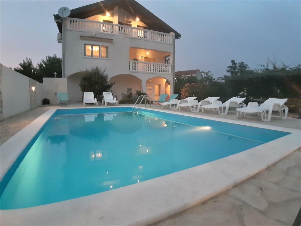 Apartments"Nika" With Private Pool Galovac  Luaran gambar