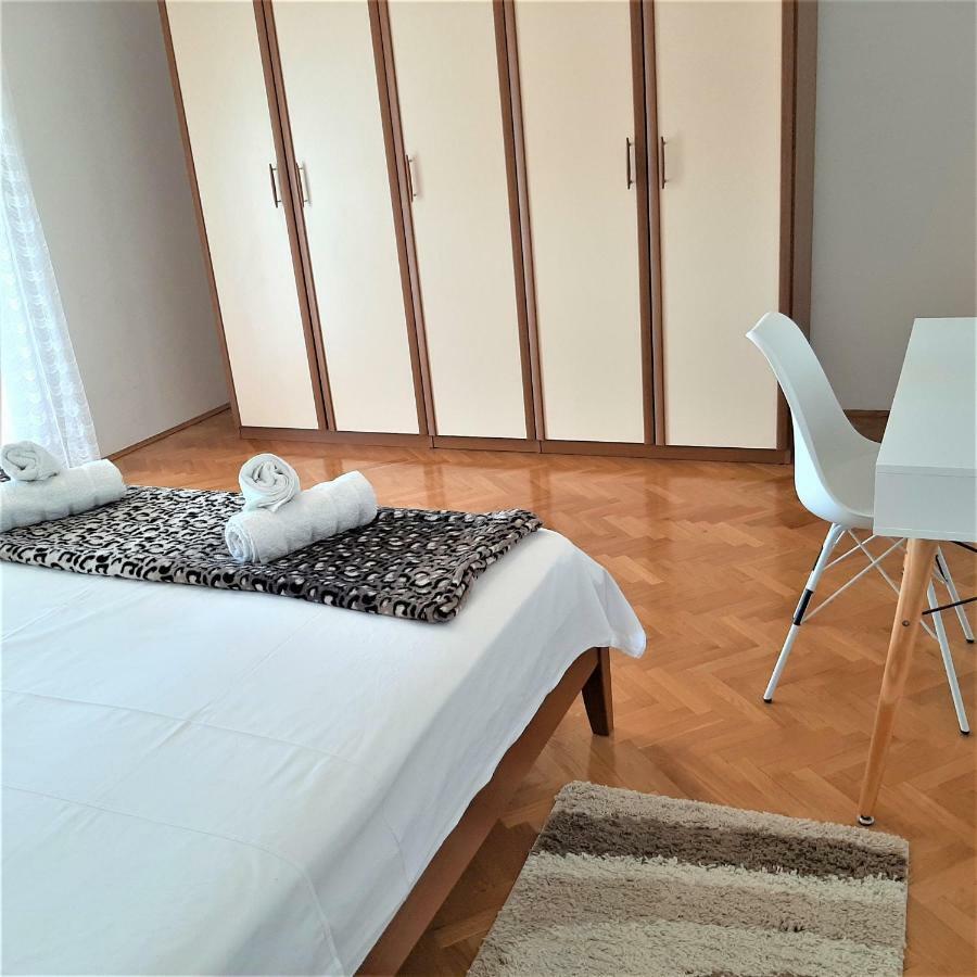 Apartments"Nika" With Private Pool Galovac  Luaran gambar