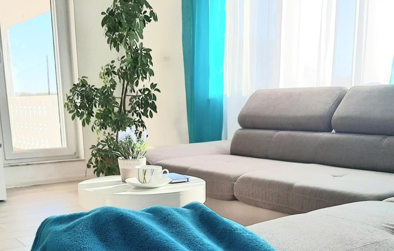 Apartments"Nika" With Private Pool Galovac  Luaran gambar